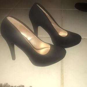 2 inch small pumped black heels